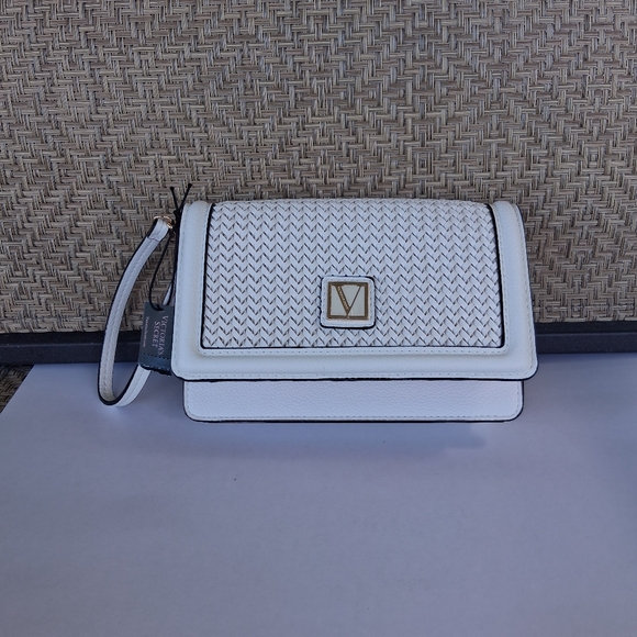 Victoria's Secret Handbags - Victoria's Secret White Wristlet Clutch